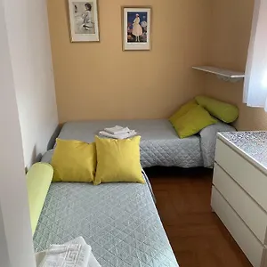 Familia Anfitriona Acoge Habitación en casa particular